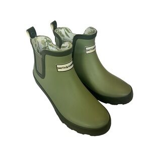Smith&Hawken green short rain boots or gardening boots: worn once: size 7